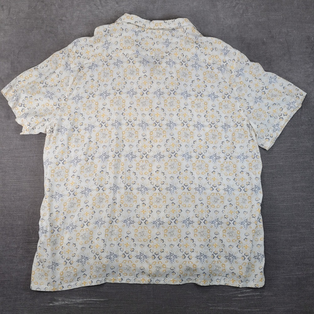 Levis Classic Camper Shirt Mens XL Relaxed Fit White Blue Yellow Geometric New - Picture 6 of 8